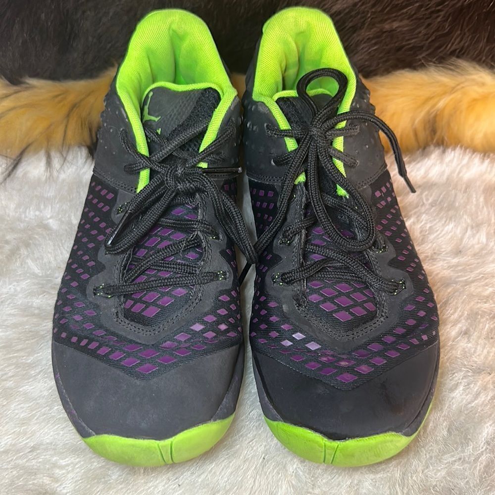 Nike extra fly Jordan shoes 6.5 (2700)